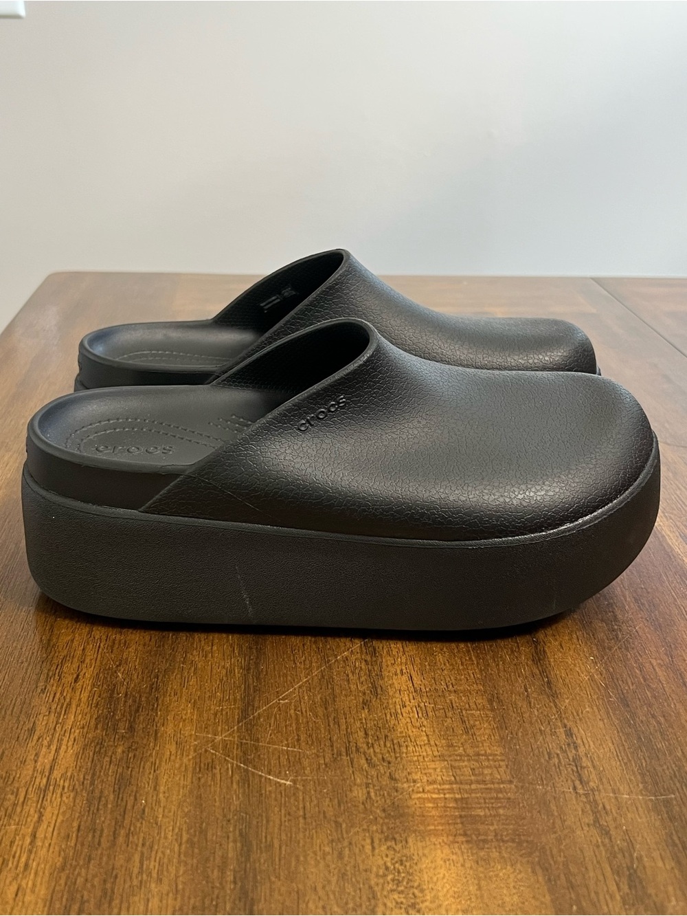 CROCS Black Dylan Platform Slip On Clogs Womens Size 11